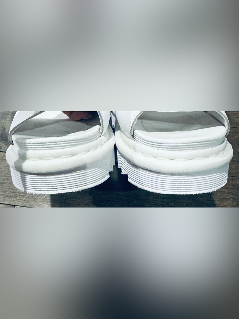 Dr. Martens Women’s Sz 7 White Voss II Hydro Leather Strap Sandals - Picture 5 of 14